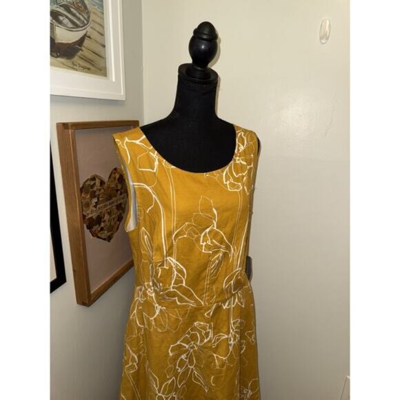 NEW Eva Mendes New York And Company Yellow Floral Gauzy Maxi Dress Open Back 14 - Picture 2 of 8